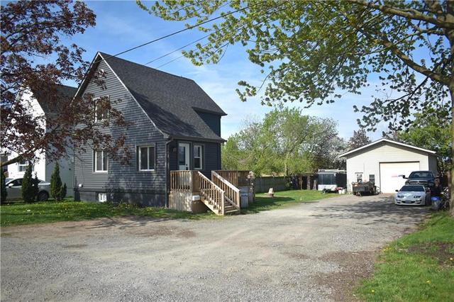 92 Hodgkins Ave, House detached with 2 bedrooms, 1 bathrooms and 15 parking in Thorold ON | Image 1