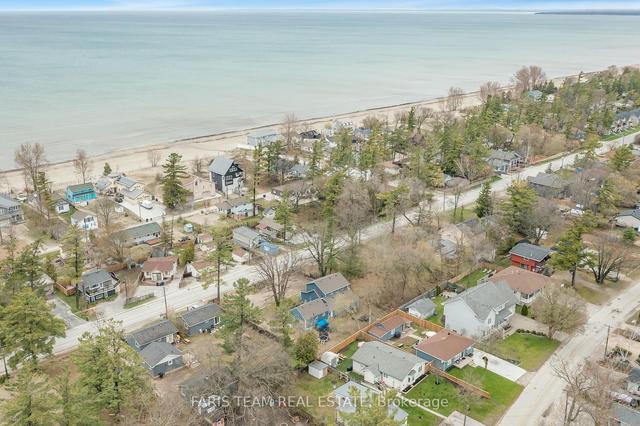 711 Mosley St, House detached with 7 bedrooms, 3 bathrooms and 5 parking in Wasaga Beach ON | Image 26