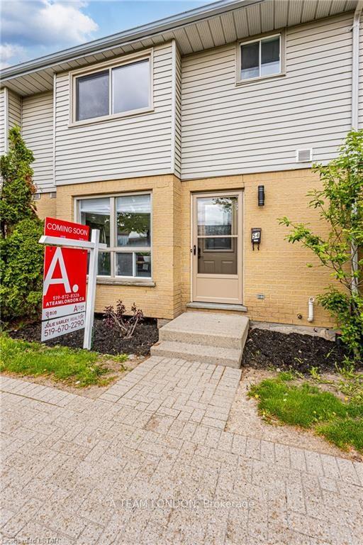 54 - 35 Waterman Ave, Townhouse with 3 bedrooms, 2 bathrooms and 1 parking in London ON | Image 12