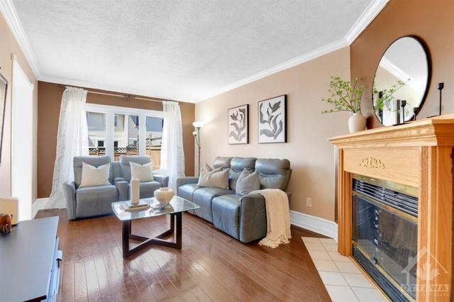 12 Woodpark Way, Townhouse with 4 bedrooms, 3 bathrooms and 3 parking in Ottawa ON | Image 3