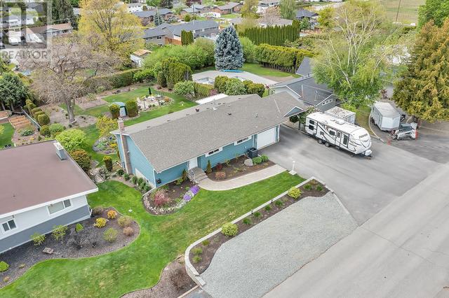 843 Franwill Rd, House detached with 3 bedrooms, 2 bathrooms and 1 parking in West Kelowna BC | Image 3