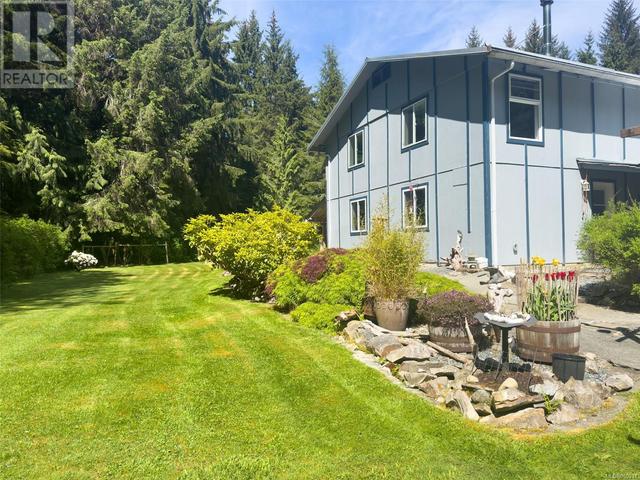 105 Springhill Rd, House detached with 4 bedrooms, 3 bathrooms and 5 parking in Mount Waddington D BC | Image 70