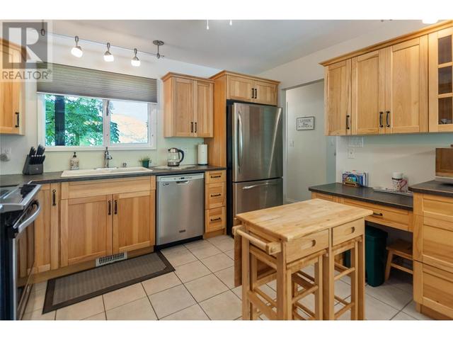 3575 Valleyview Rd, House detached with 4 bedrooms, 0 bathrooms and 9 parking in Penticton BC | Image 5