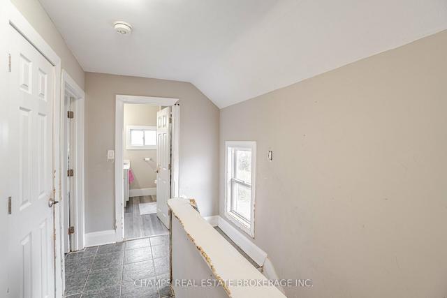 102 Queenston St, House detached with 5 bedrooms, 2 bathrooms and 4 parking in St. Catharines ON | Image 10