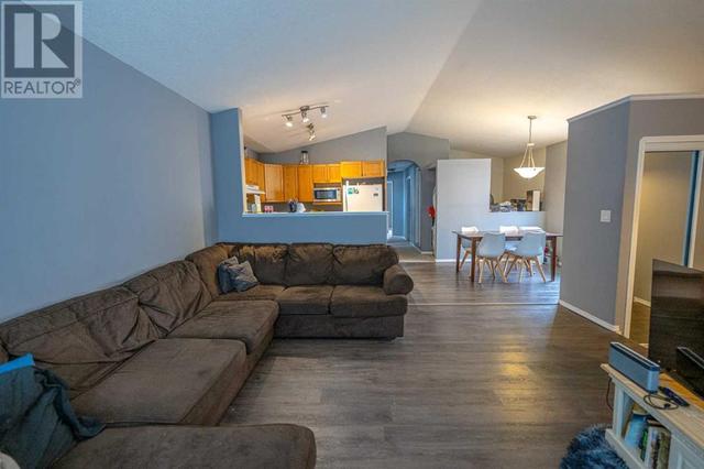 10361 Kateri Dr, House detached with 5 bedrooms, 2 bathrooms and 2 parking in Grande Prairie AB | Image 6