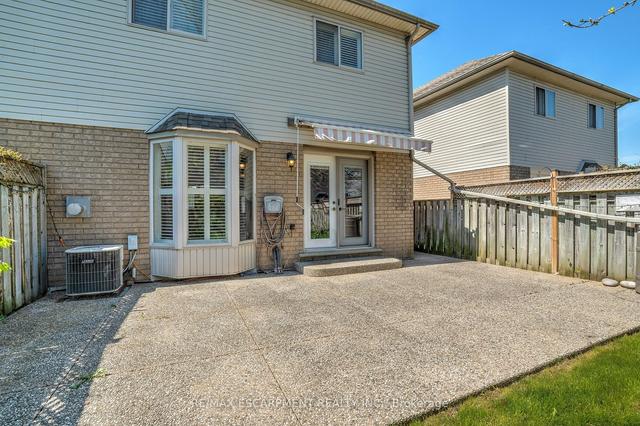 2155 Greenway Terr, House attached with 3 bedrooms, 3 bathrooms and 4 parking in Burlington ON | Image 29