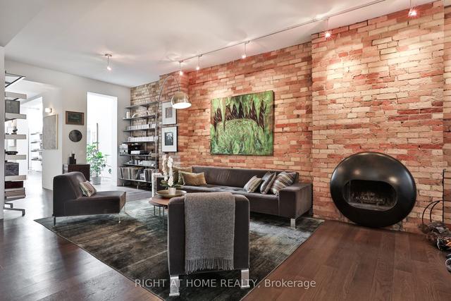 50 Beverley St, House attached with 3 bedrooms, 3 bathrooms and 1 parking in Toronto ON | Image 31
