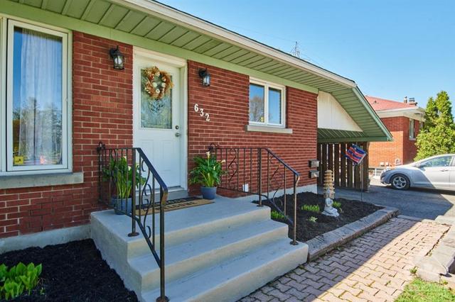 632 Browning Ave, House detached with 4 bedrooms, 2 bathrooms and 4 parking in Ottawa ON | Image 3