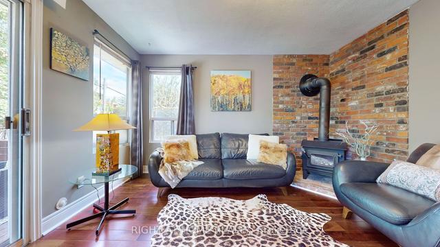 121 Frankdale Ave, House detached with 3 bedrooms, 2 bathrooms and 2 parking in Toronto ON | Image 1