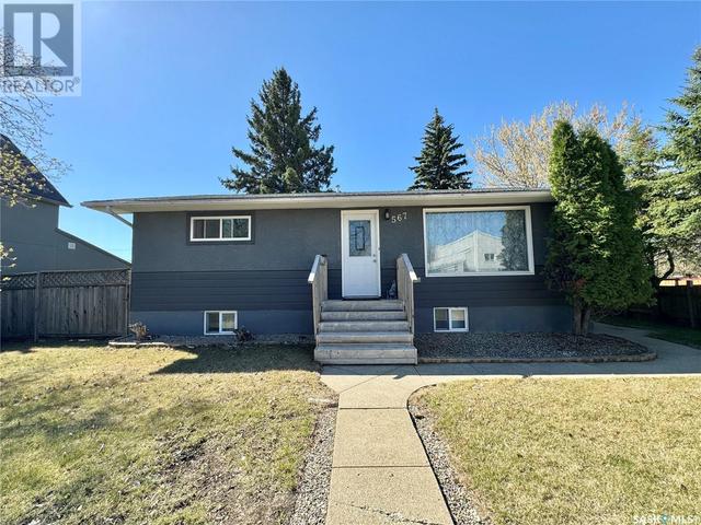 567 6th St E, House detached with 3 bedrooms, 2 bathrooms and null parking in Prince Albert SK | Image 1