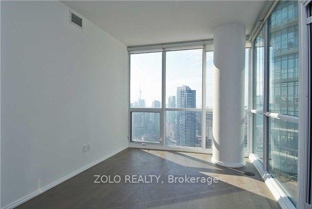 4702 - 45 Charles St E, Condo with 2 bedrooms, 2 bathrooms and 1 parking in Toronto ON | Image 3