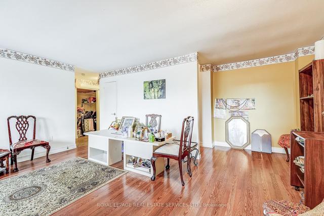 17 - 15 Albright Rd, Condo with 3 bedrooms, 2 bathrooms and 1 parking in Hamilton ON | Image 2