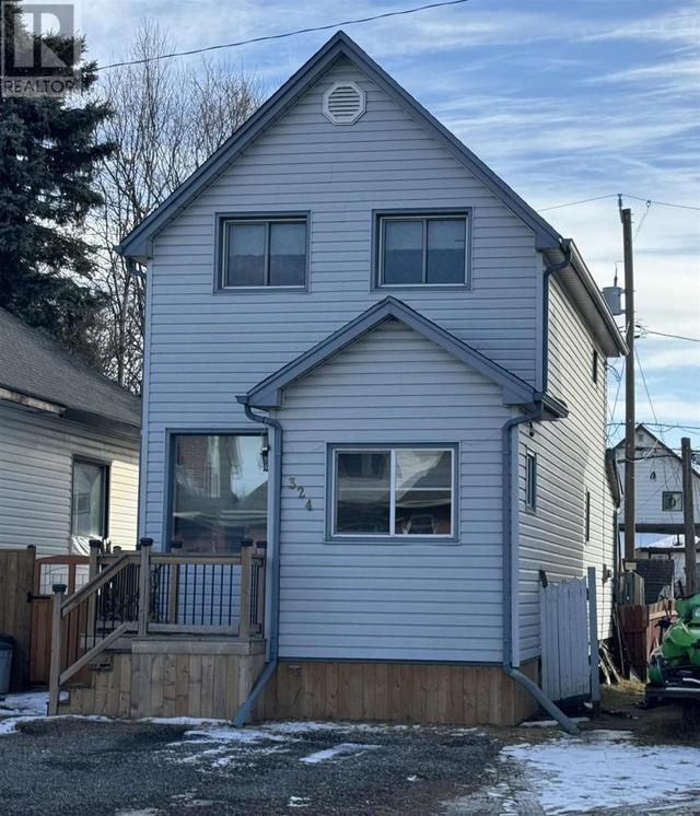 324 Dease Street, House detached with 4 bedrooms, 2 bathrooms and null parking in Thunder Bay ON | Image 1