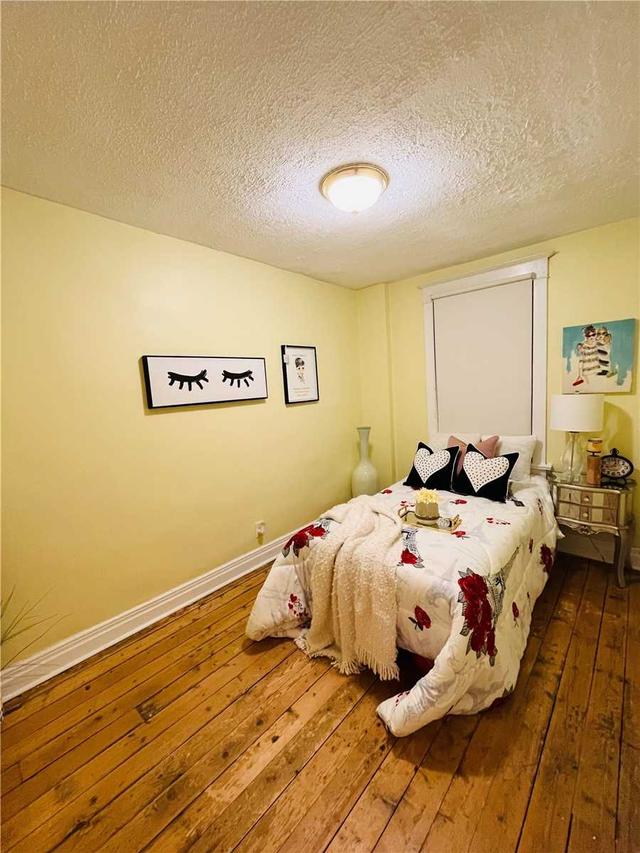 825 Sammon Ave, House attached with 2 bedrooms, 2 bathrooms and 1 parking in Toronto ON | Image 8