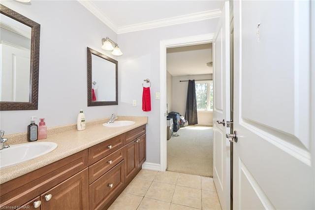 413 Niagara St, House detached with 3 bedrooms, 3 bathrooms and null parking in St. Catharines ON | Image 13