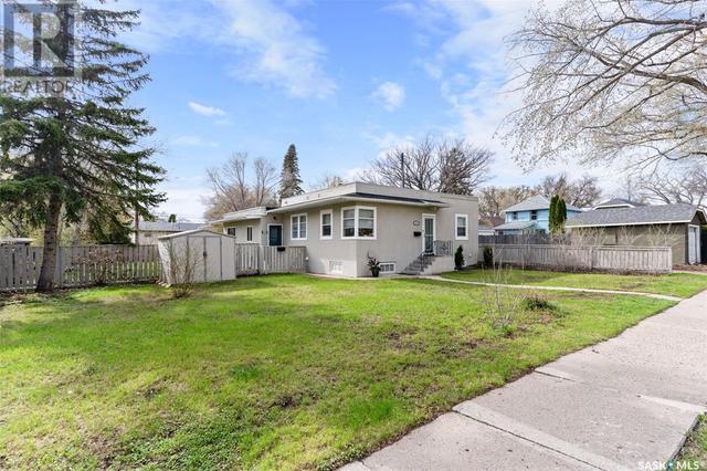 1023 G Ave N, House detached with 5 bedrooms, 2 bathrooms and null parking in Saskatoon SK | Image 35