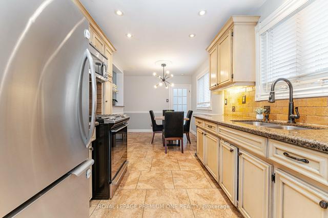 59 Ruthmar Cres, House semidetached with 3 bedrooms, 2 bathrooms and 4 parking in Toronto ON | Image 5