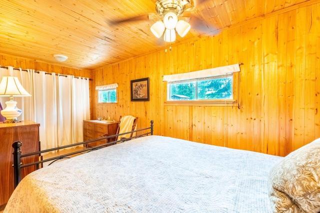 8918 Moyie Avenue, House detached with 2 bedrooms, 1 bathrooms and null parking in Central Kootenay B BC | Image 7