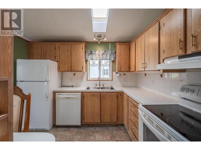 33 - 6822 Leighton Cres, House other with 2 bedrooms, 2 bathrooms and null parking in Okanagan Similkameen C BC | Image 17