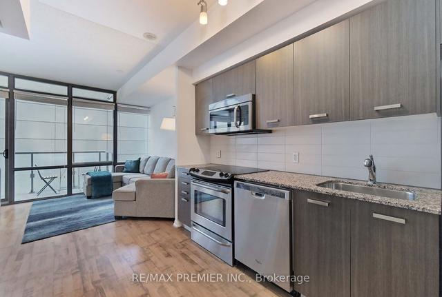 1401 - 832 Bay St, Condo with 1 bedrooms, 1 bathrooms and 0 parking in Toronto ON | Image 6