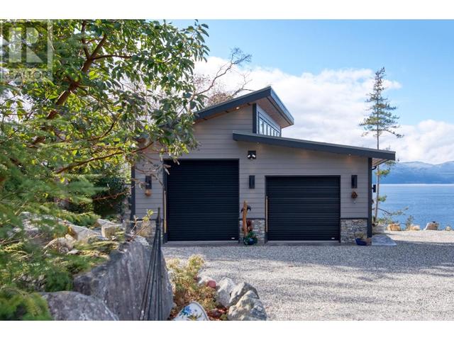 13595 Sakinaw Dr, House detached with 3 bedrooms, 3 bathrooms and 5 parking in Sunshine Coast A BC | Image 39