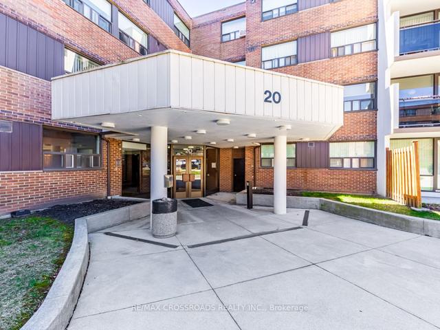 111 - 20 Sunrise Ave, Condo with 3 bedrooms, 2 bathrooms and 1 parking in Toronto ON | Image 12