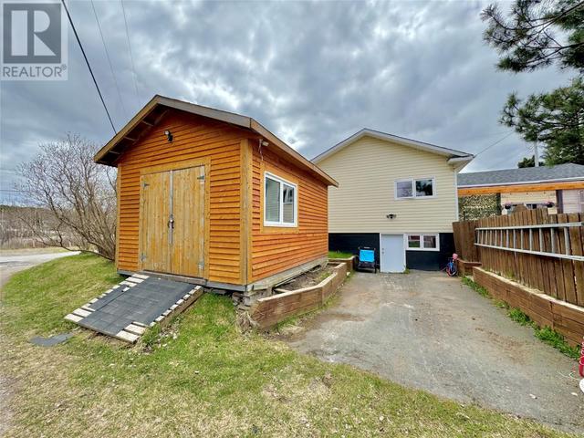 7 Pinetree Rd, House detached with 3 bedrooms, 1 bathrooms and null parking in Glovertown NL | Image 5