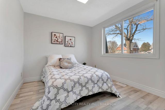 391 Stirling Ave S, House semidetached with 3 bedrooms, 2 bathrooms and 3 parking in Kitchener ON | Image 9