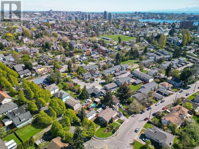 955 Hereward Rd, House detached with 5 bedrooms, 3 bathrooms and 4 parking in Victoria BC | Image 33