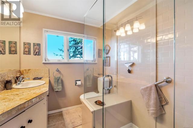 746 Sea Dr, House detached with 3 bedrooms, 2 bathrooms and 4 parking in Central Saanich BC | Image 25