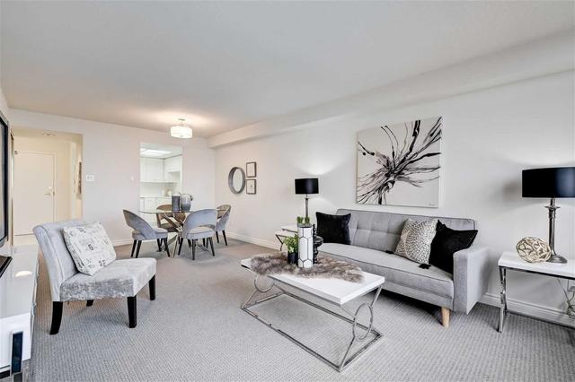 810 - 1093 Kingston Rd, Condo with 1 bedrooms, 1 bathrooms and 1 parking in Toronto ON | Image 1