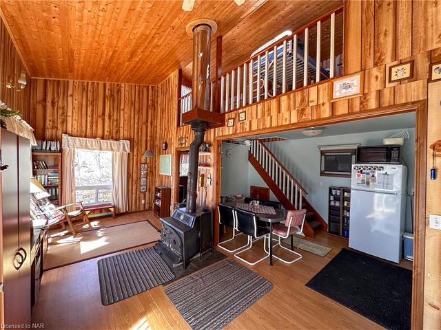 291 West Whalley Lake Rd, House detached with 2 bedrooms, 1 bathrooms and 6 parking in Magnetawan ON | Image 11