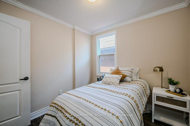 119 Harmony Ave, House detached with 2 bedrooms, 2 bathrooms and 0 parking in Hamilton ON | Image 8