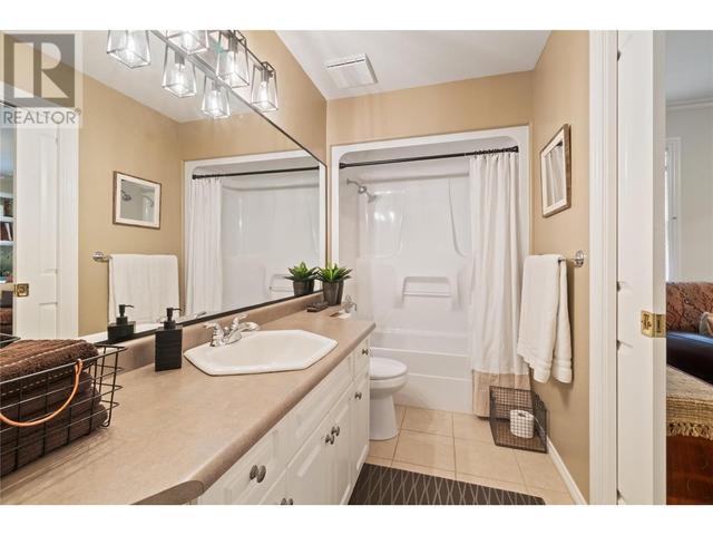 4222 Gallaghers Cres, House detached with 2 bedrooms, 2 bathrooms and 4 parking in Kelowna BC | Image 28