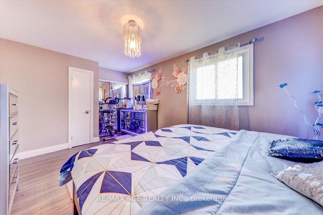 1229 Delmark Crt, House attached with 3 bedrooms, 2 bathrooms and 3 parking in Oshawa ON | Image 16