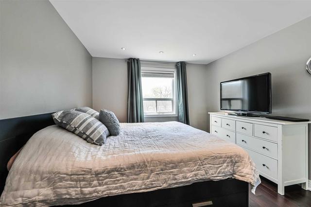 253 Cedar Ave, House semidetached with 3 bedrooms, 4 bathrooms and 6 parking in Richmond Hill ON | Image 9