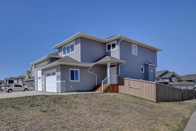 10606 152b Avenue, House detached with 3 bedrooms, 3 bathrooms and 6 parking in Grande Prairie County No. 1 AB | Image 2