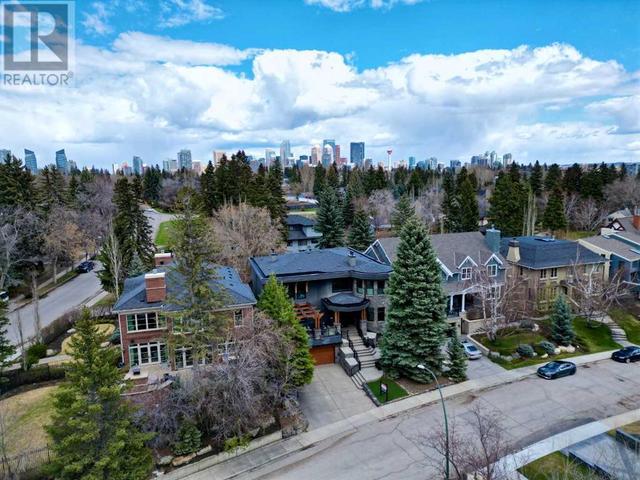 1122 Valois Ave Sw, House detached with 5 bedrooms, 4 bathrooms and 3 parking in Calgary AB | Image 3