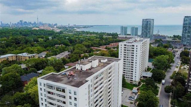 405 - 65 Southport St, Condo with 2 bedrooms, 2 bathrooms and 1 parking in Toronto ON | Image 7
