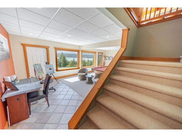 779 Sundown Lane, House detached with 3 bedrooms, 4 bathrooms and null parking in East Kootenay B BC | Image 40