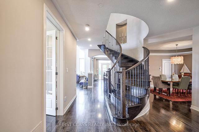 238 Nautical Blvd, House detached with 4 bedrooms, 6 bathrooms and 4 parking in Oakville ON | Image 2