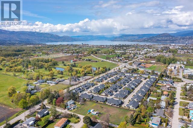 54 - 1960 Klo Rd, House attached with 3 bedrooms, 2 bathrooms and 2 parking in Kelowna BC | Image 53