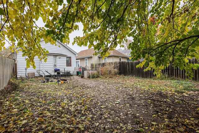 21 Trapnell St, House detached with 3 bedrooms, 1 bathrooms and 2 parking in St. Catharines ON | Image 8