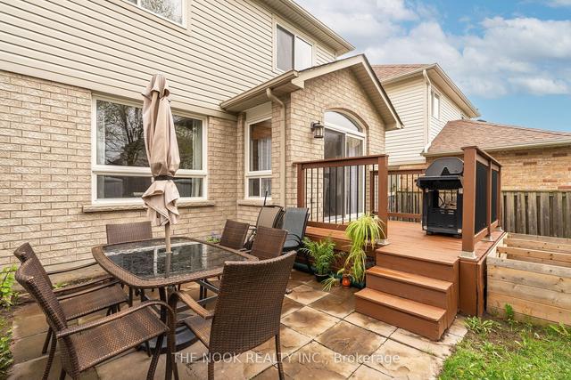 67 Staples Ave, House attached with 3 bedrooms, 2 bathrooms and 3 parking in Clarington ON | Image 30