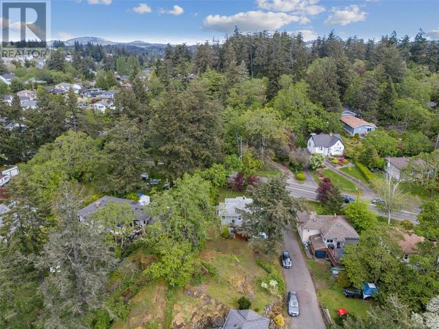 1087 Burnside Rd W, House detached with 2 bedrooms, 1 bathrooms and 4 parking in Saanich BC | Image 39