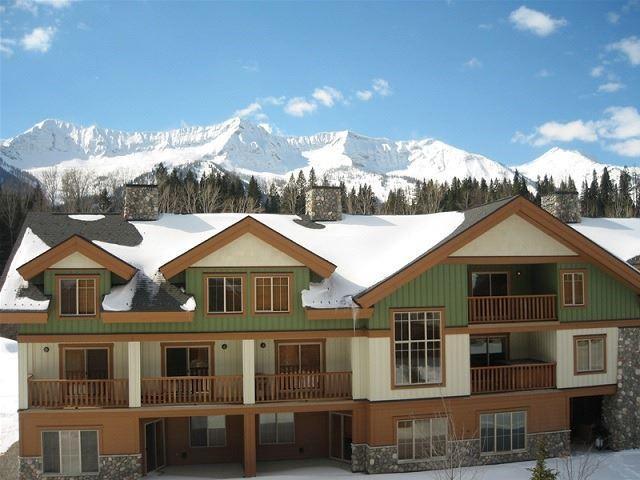 204 - 35 Rivermount Pl, Townhouse with 3 bedrooms, 2 bathrooms and 2 parking in Fernie BC | Image 1