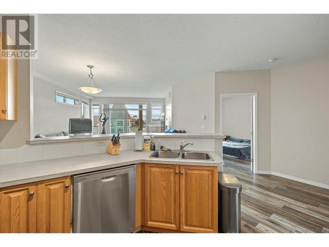430 - 1088 Sunset Dr, Condo with 2 bedrooms, 2 bathrooms and 2 parking in Kelowna BC | Image 11