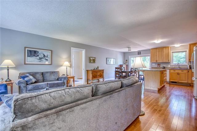 1466 Norway Road, House detached with 3 bedrooms, 3 bathrooms and 8 parking in South Frontenac ON | Image 6
