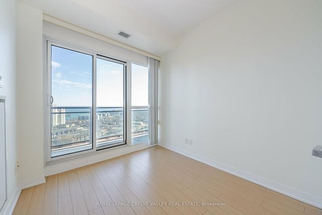 2426 - 165 Legion Rd N, Condo with 2 bedrooms, 2 bathrooms and 1 parking in Toronto ON | Image 19