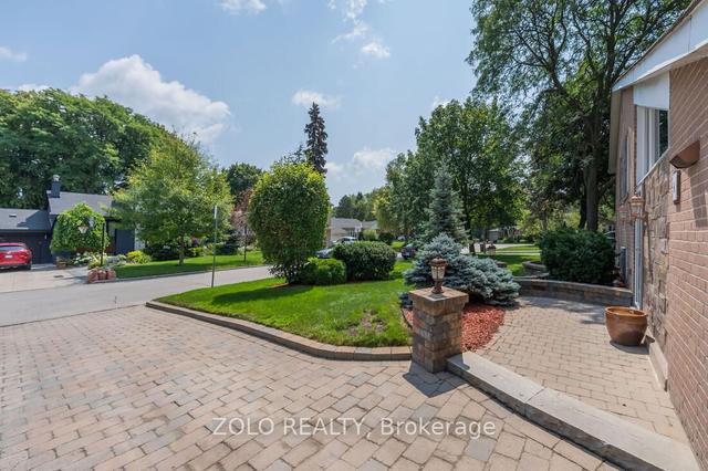 6 Yewfield Cres, House detached with 3 bedrooms, 2 bathrooms and 4 parking in Toronto ON | Image 9